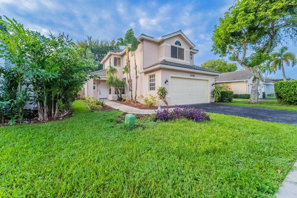 Photo of 9358 Arborwood Cir, Davie, FL 33328 (MLS # F10526750)