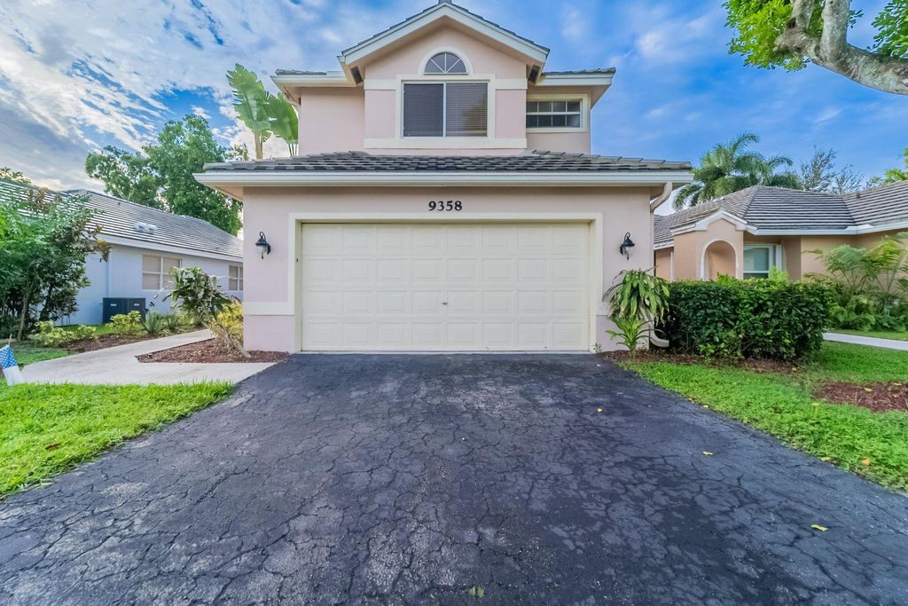 Photo of 9358 Arborwood Cir, Davie, FL 33328 (MLS # F10526750)