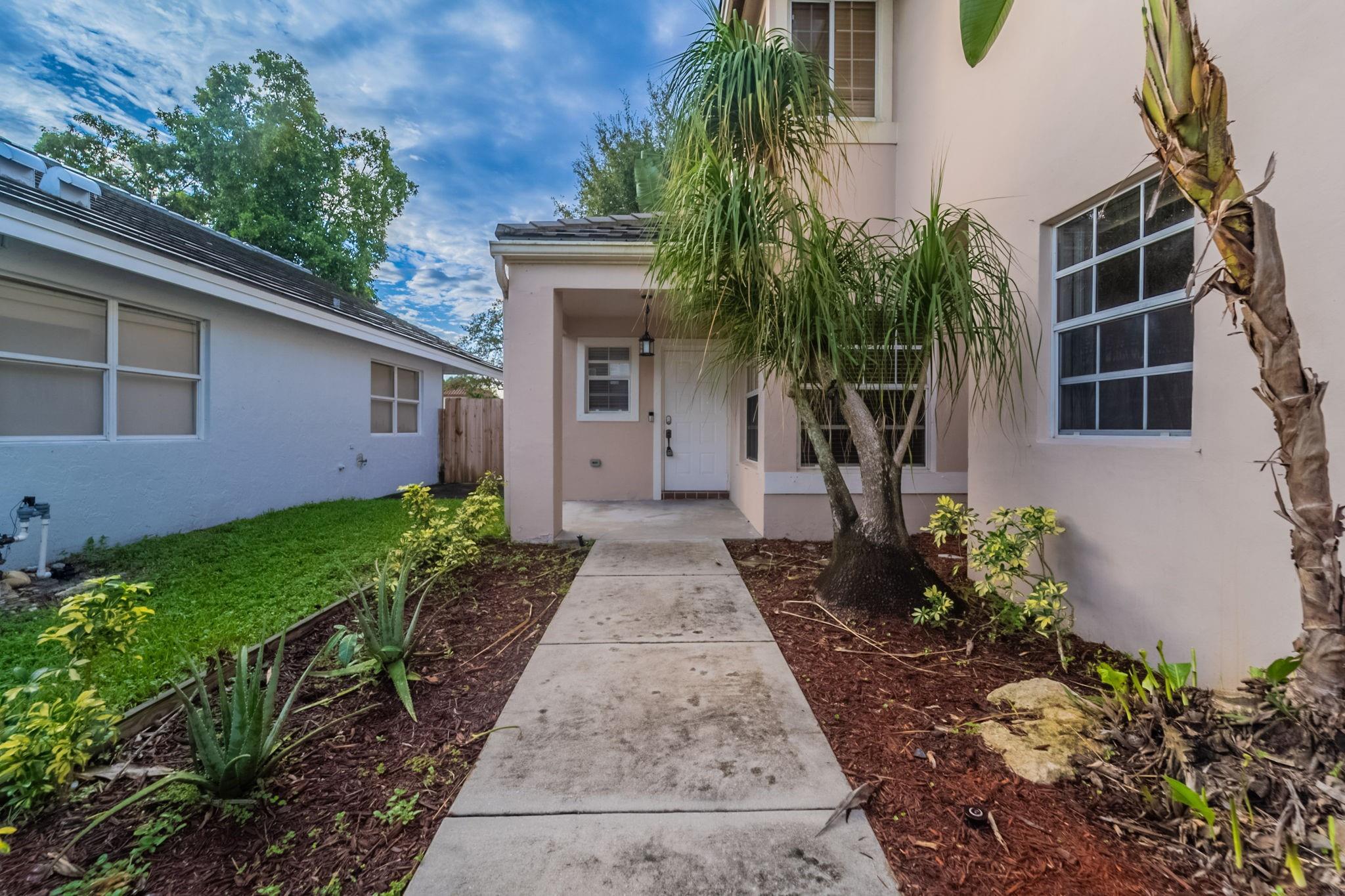 Forest Ridge Cluster Home - Residential