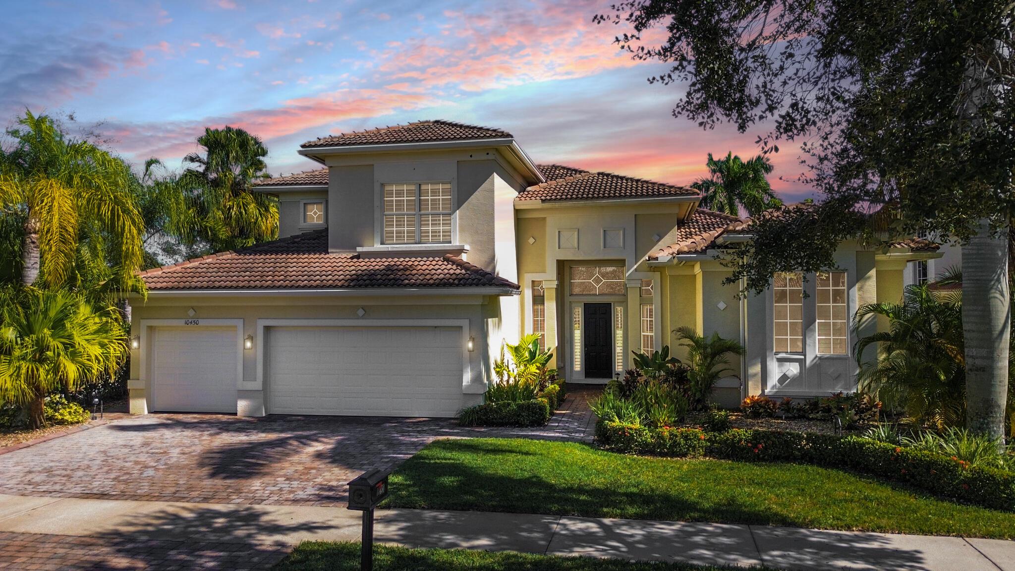 ESTATES AT TRADITION - Residential