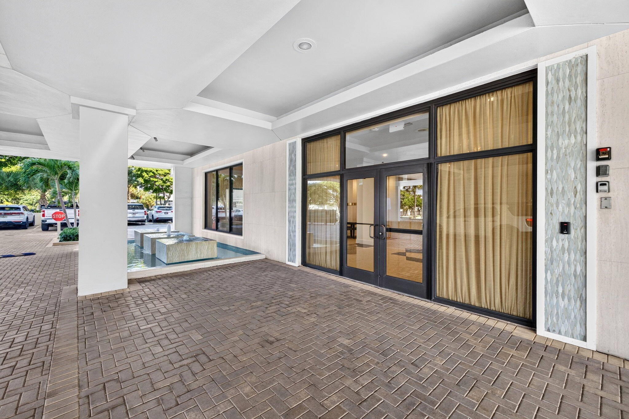 2000 S OCEAN Boulevard 3B