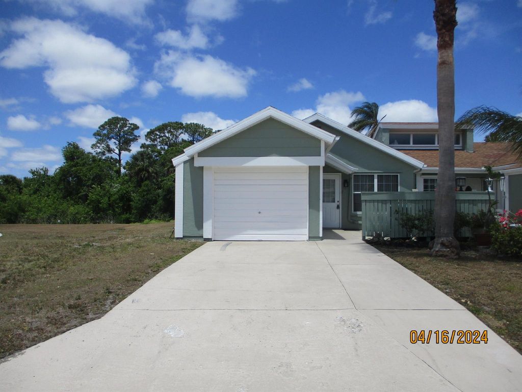 Photo of 1644 SE Gainswood Court, Port Saint Lucie, FL 34952 (MLS # R10979807)