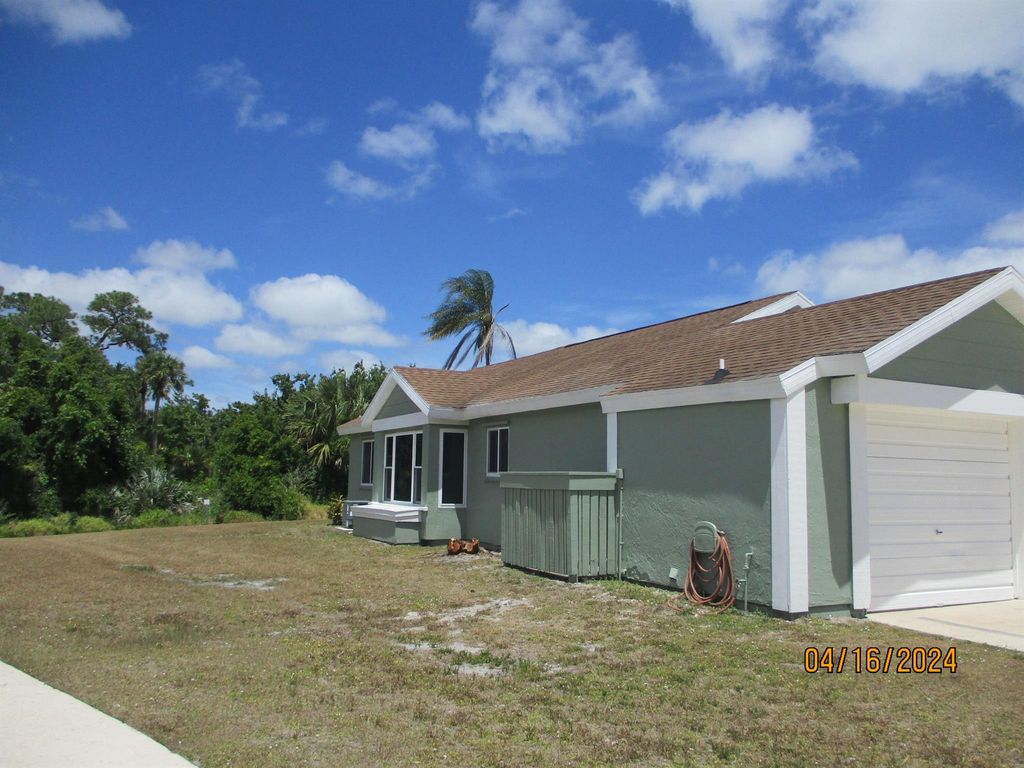 Photo of 1644 SE Gainswood Court, Port Saint Lucie, FL 34952 (MLS # R10979807)