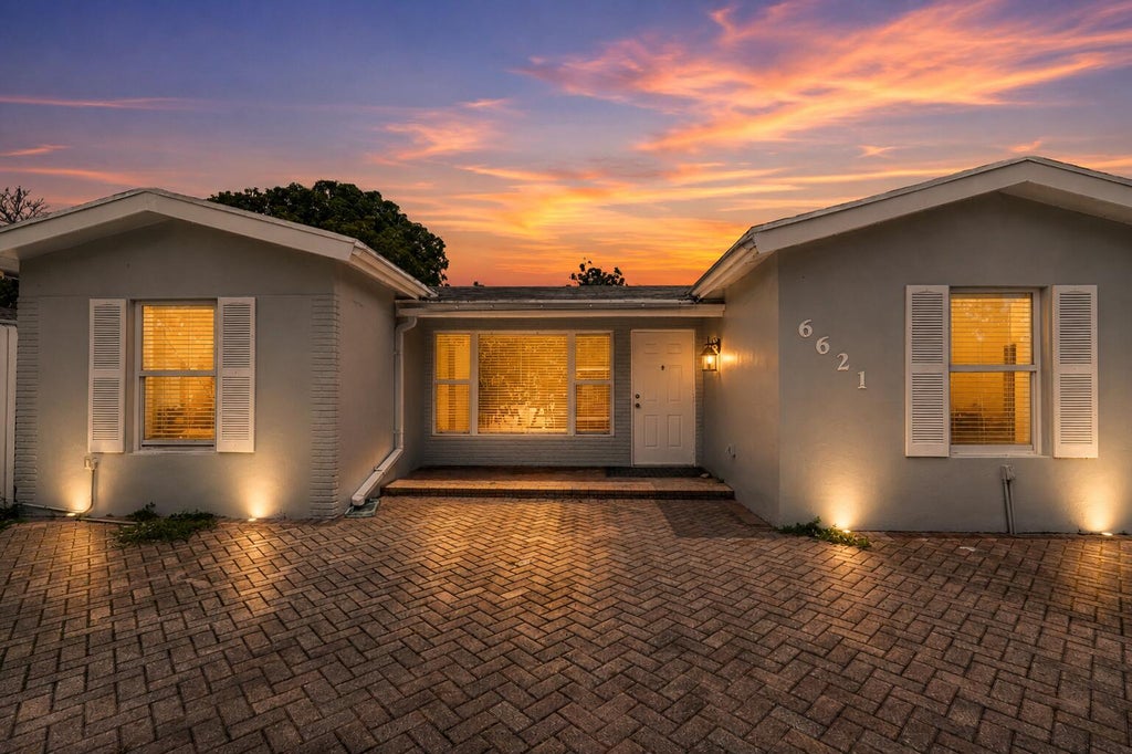 Photo of 6621 Perry Street, Hollywood, FL 33024 (MLS # B26050614)