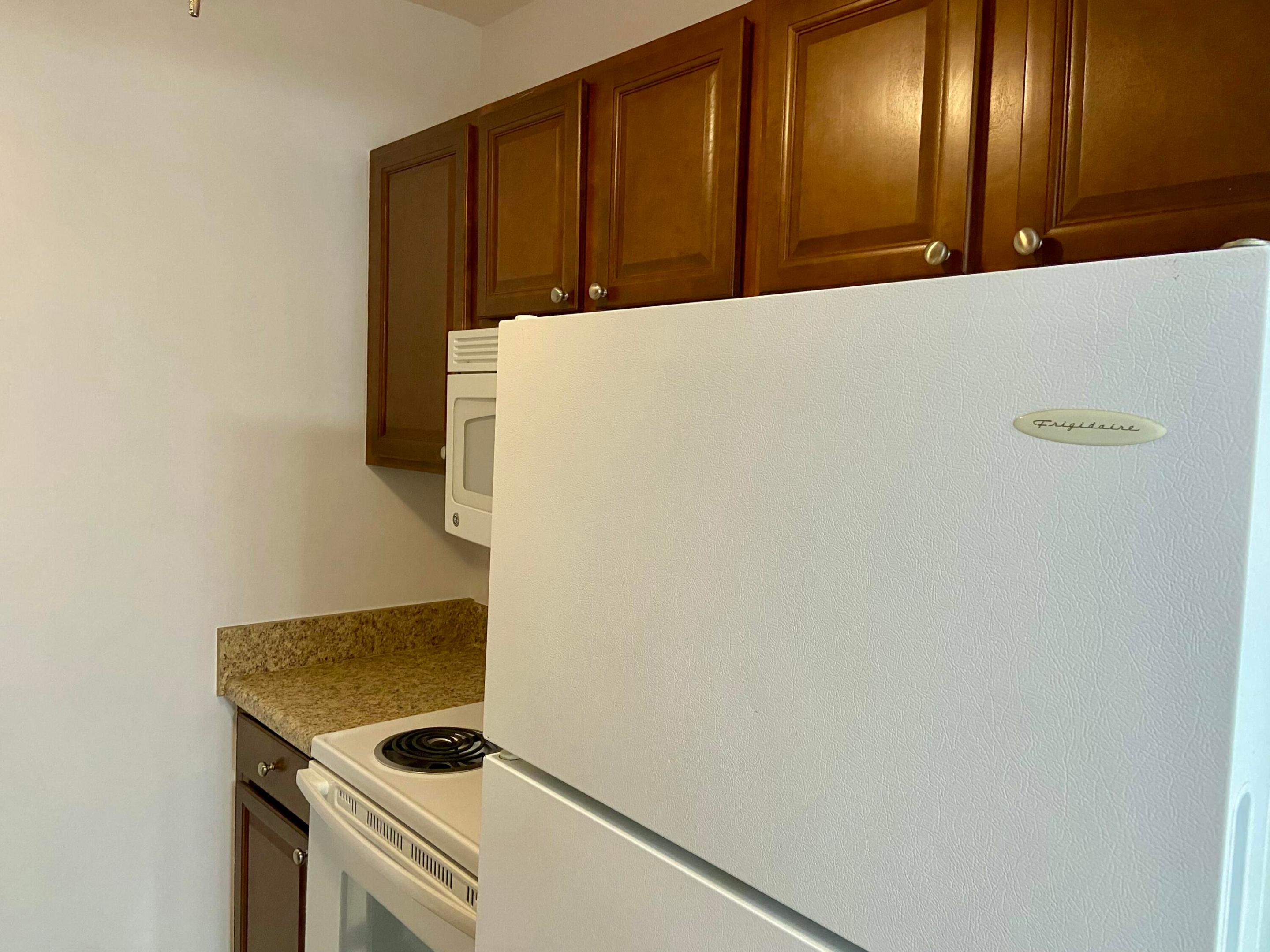 ROYAL ARMS CONDOMINIUM - Residential Lease