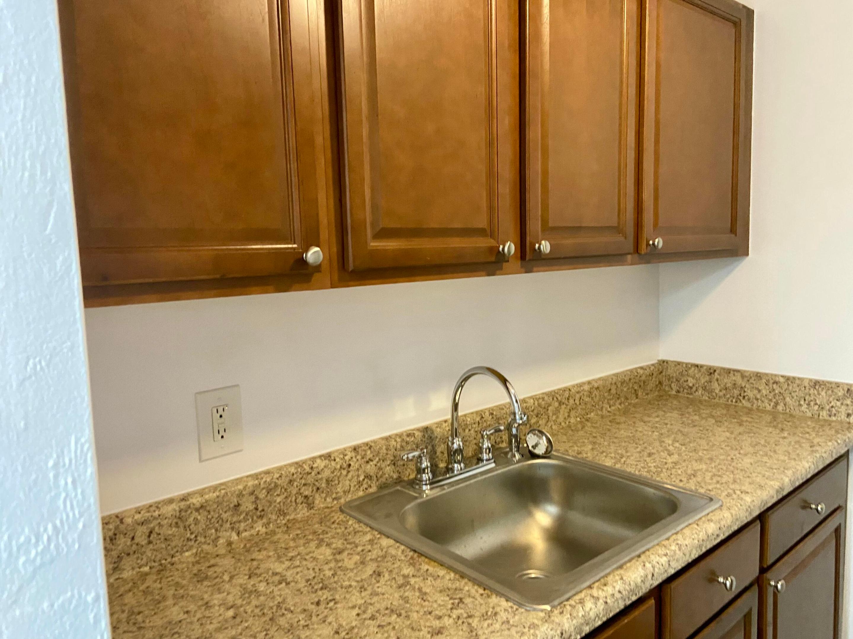 ROYAL ARMS CONDOMINIUM - Residential Lease