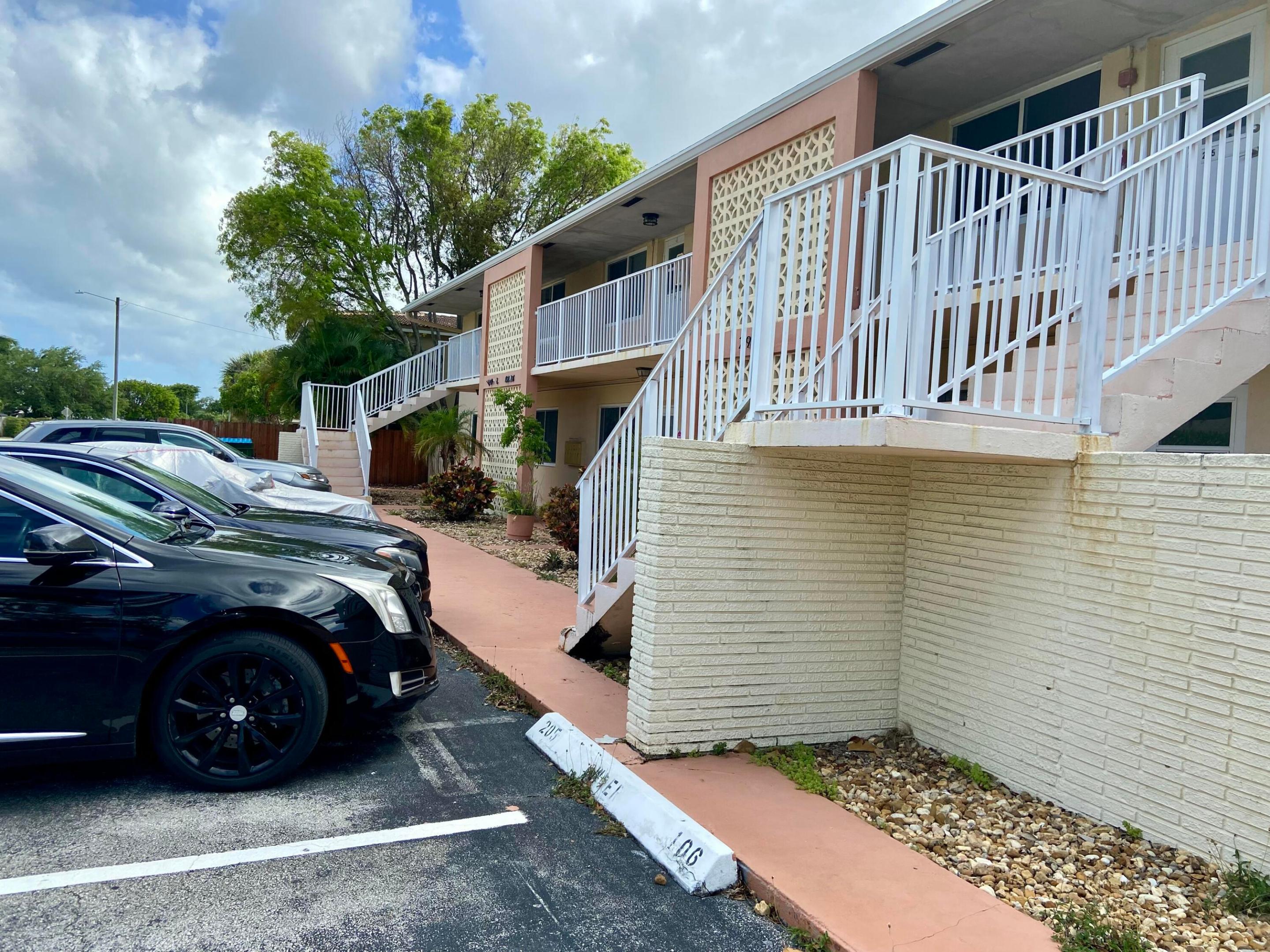 ROYAL ARMS CONDOMINIUM - Residential Lease