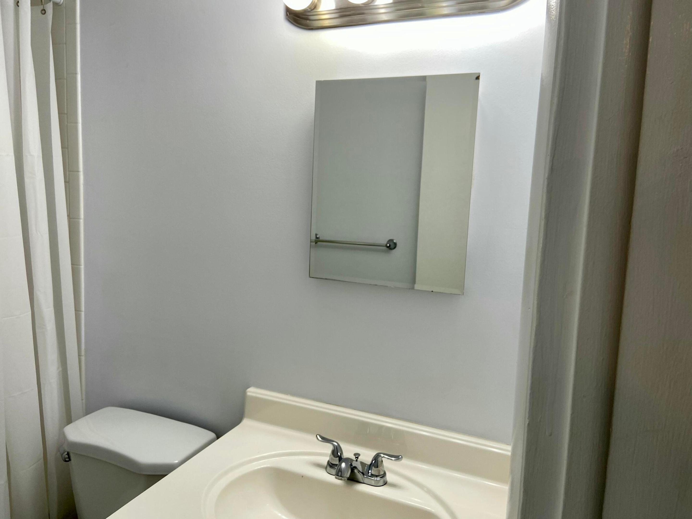 ROYAL ARMS CONDOMINIUM - Residential Lease