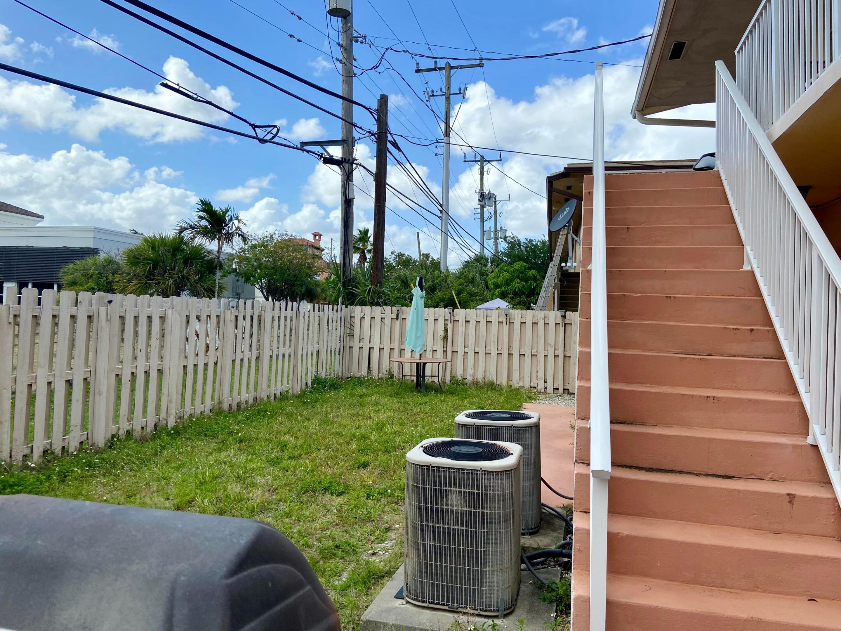 ROYAL ARMS CONDOMINIUM - Residential Lease