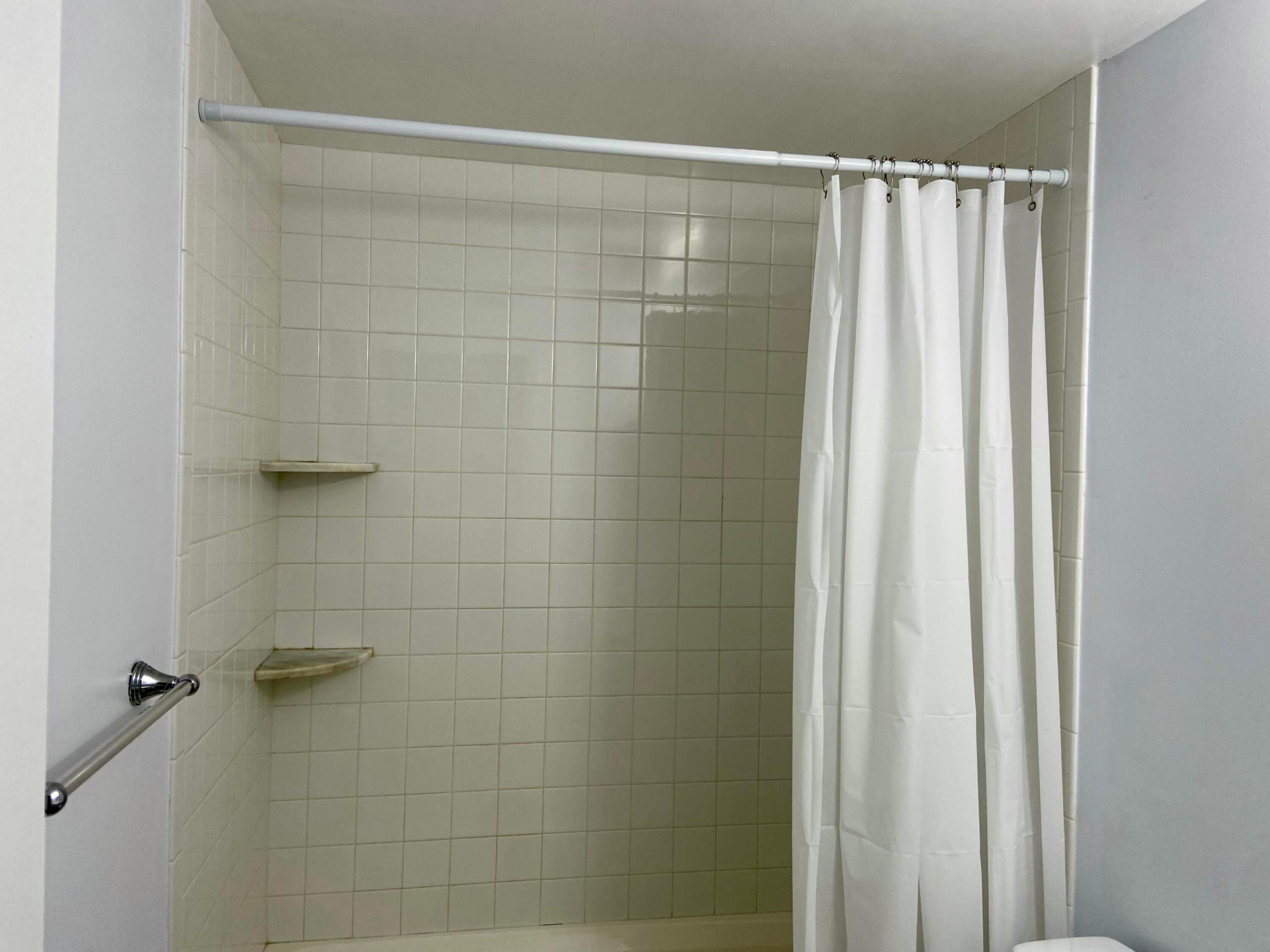 ROYAL ARMS CONDOMINIUM - Residential Lease