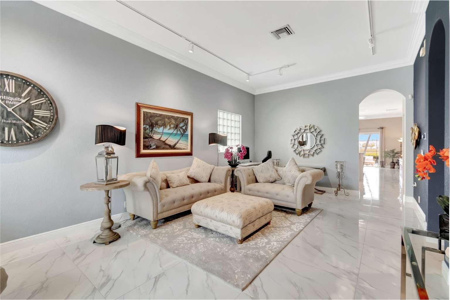 26 Country Lake Cir