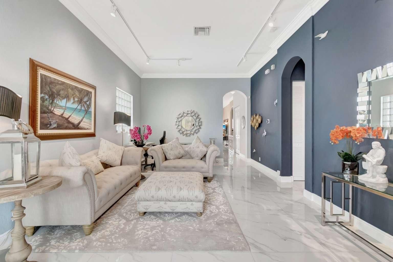 26 Country Lake Cir