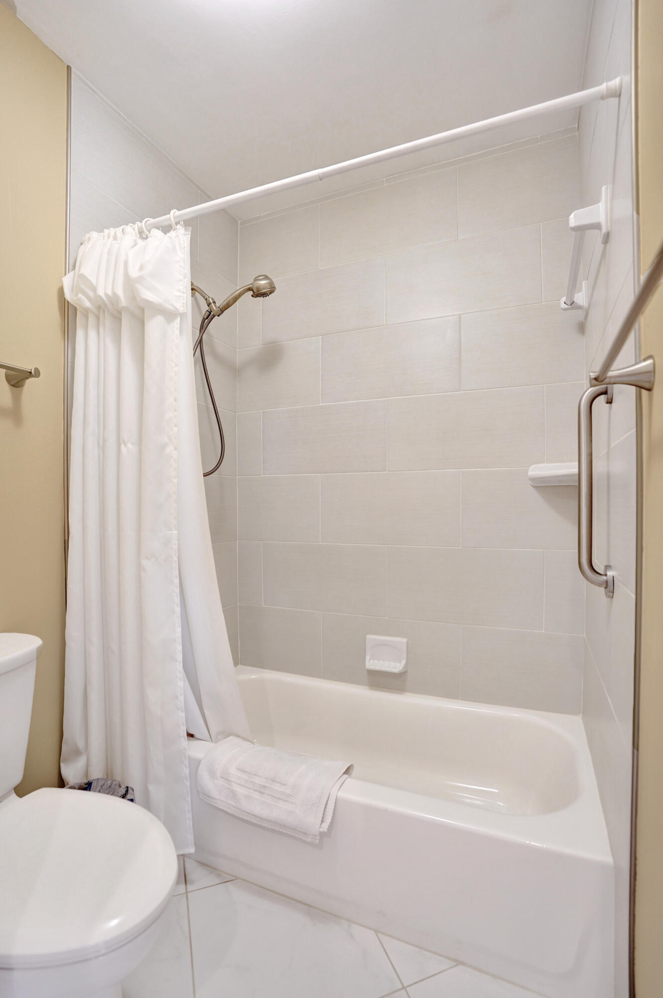 BOCA LAKES CONDO - Residential