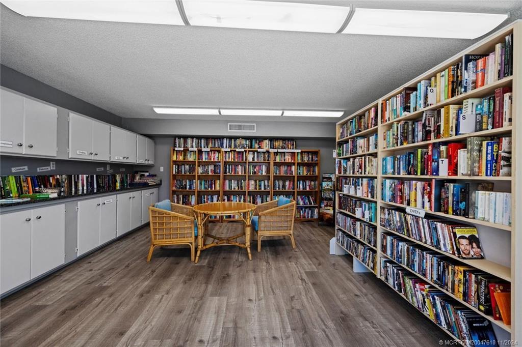 VISTA PINES CONDO - Residential