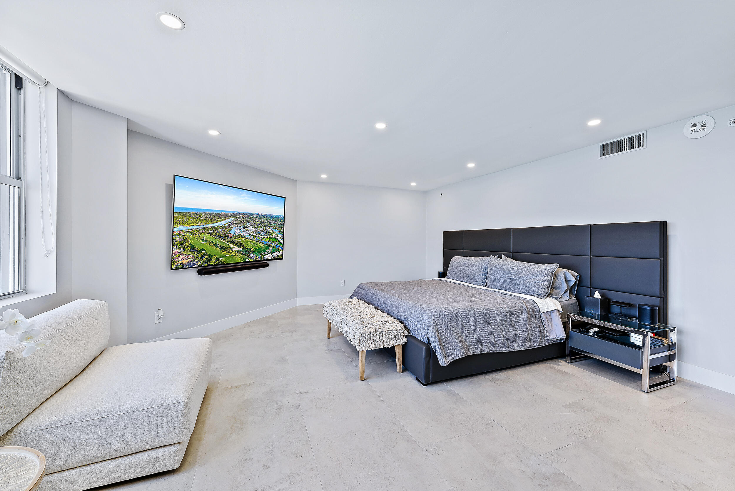 CORNICHE CONDO - Residential