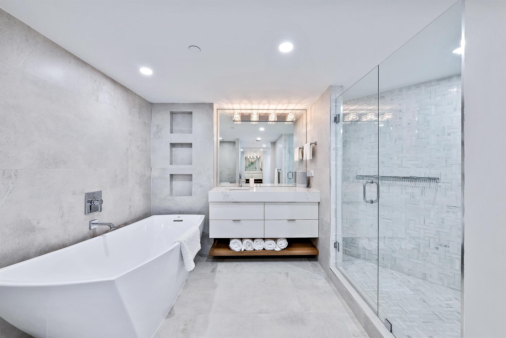 CORNICHE CONDO - Residential