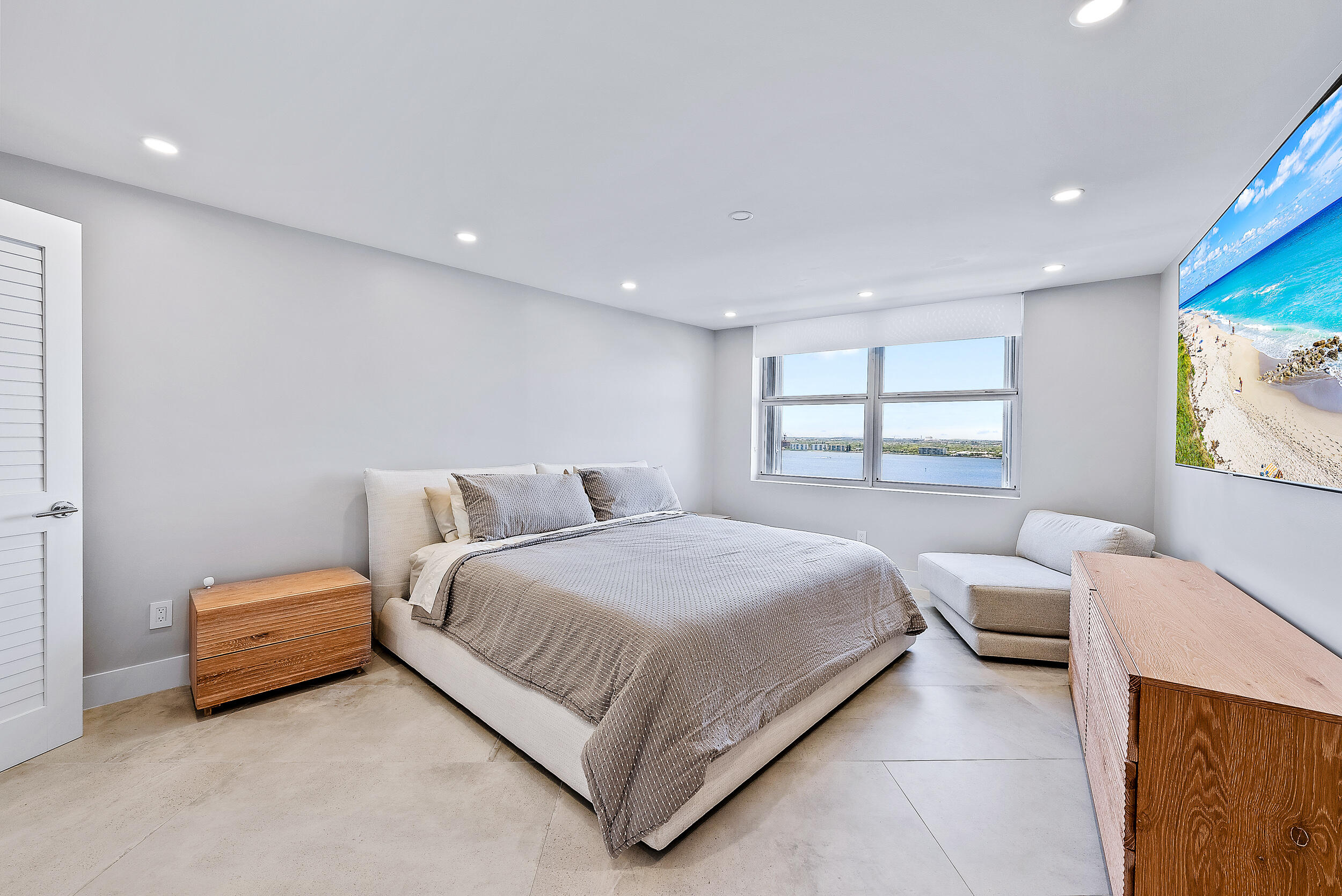 CORNICHE CONDO - Residential