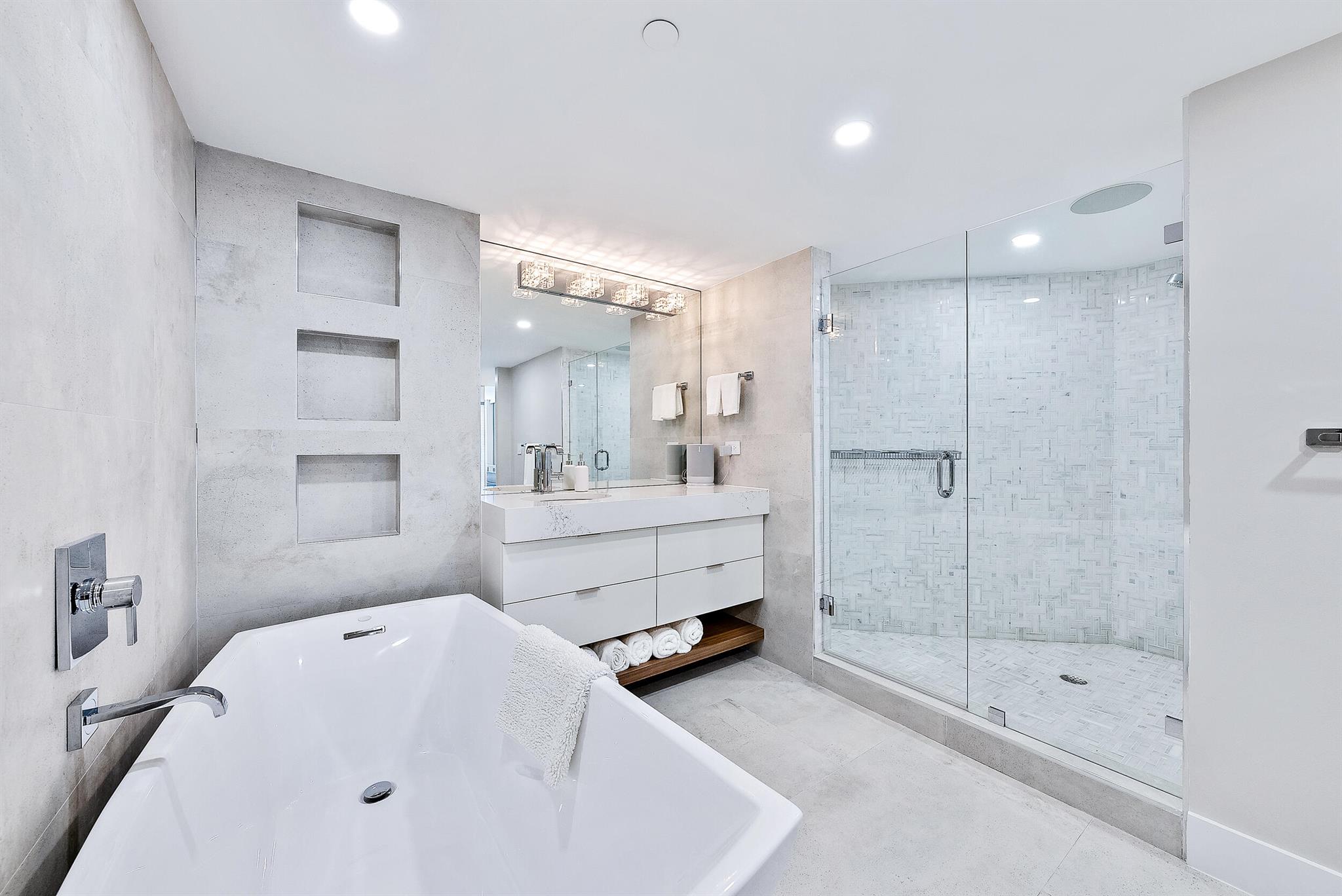 CORNICHE CONDO - Residential