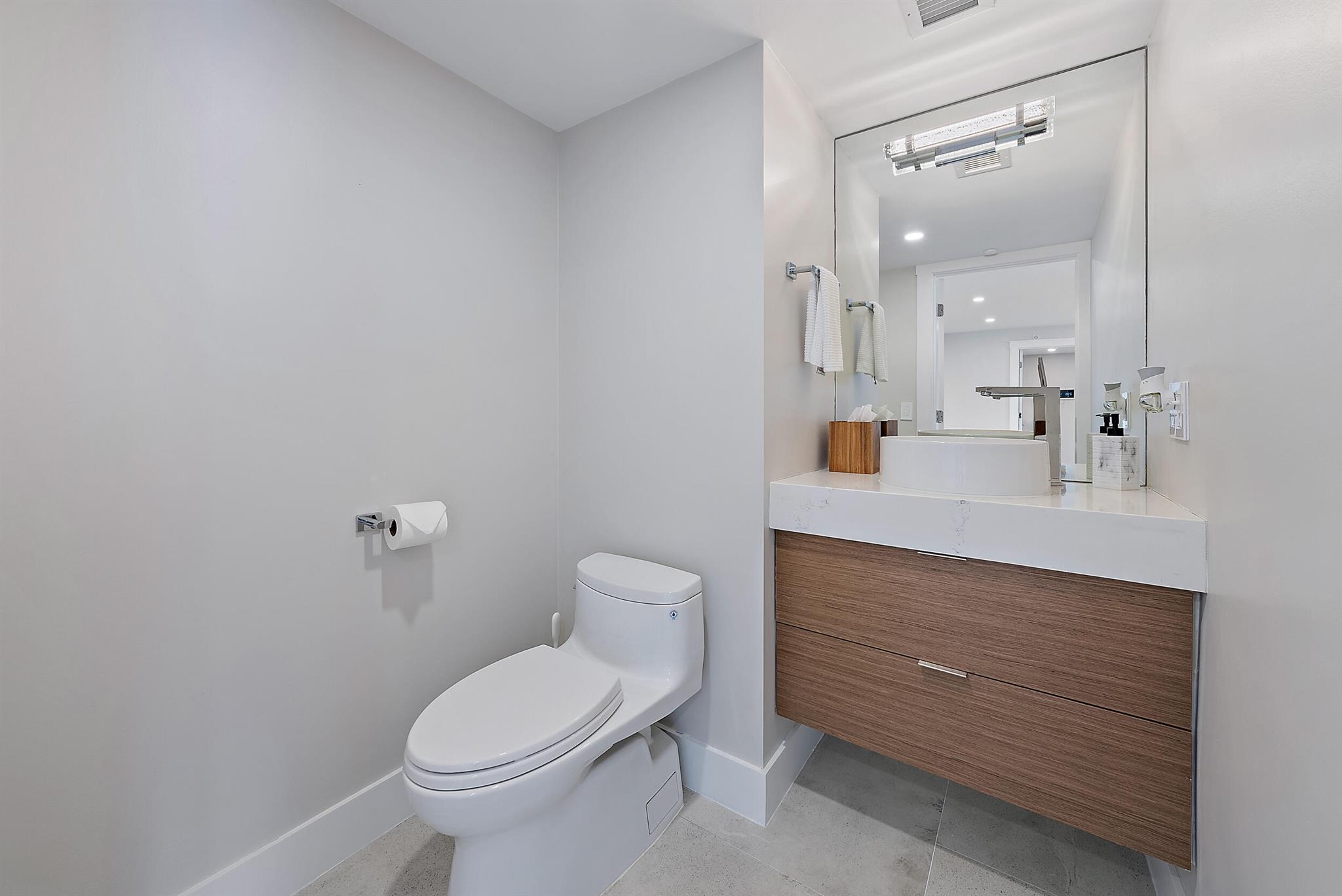 CORNICHE CONDO - Residential