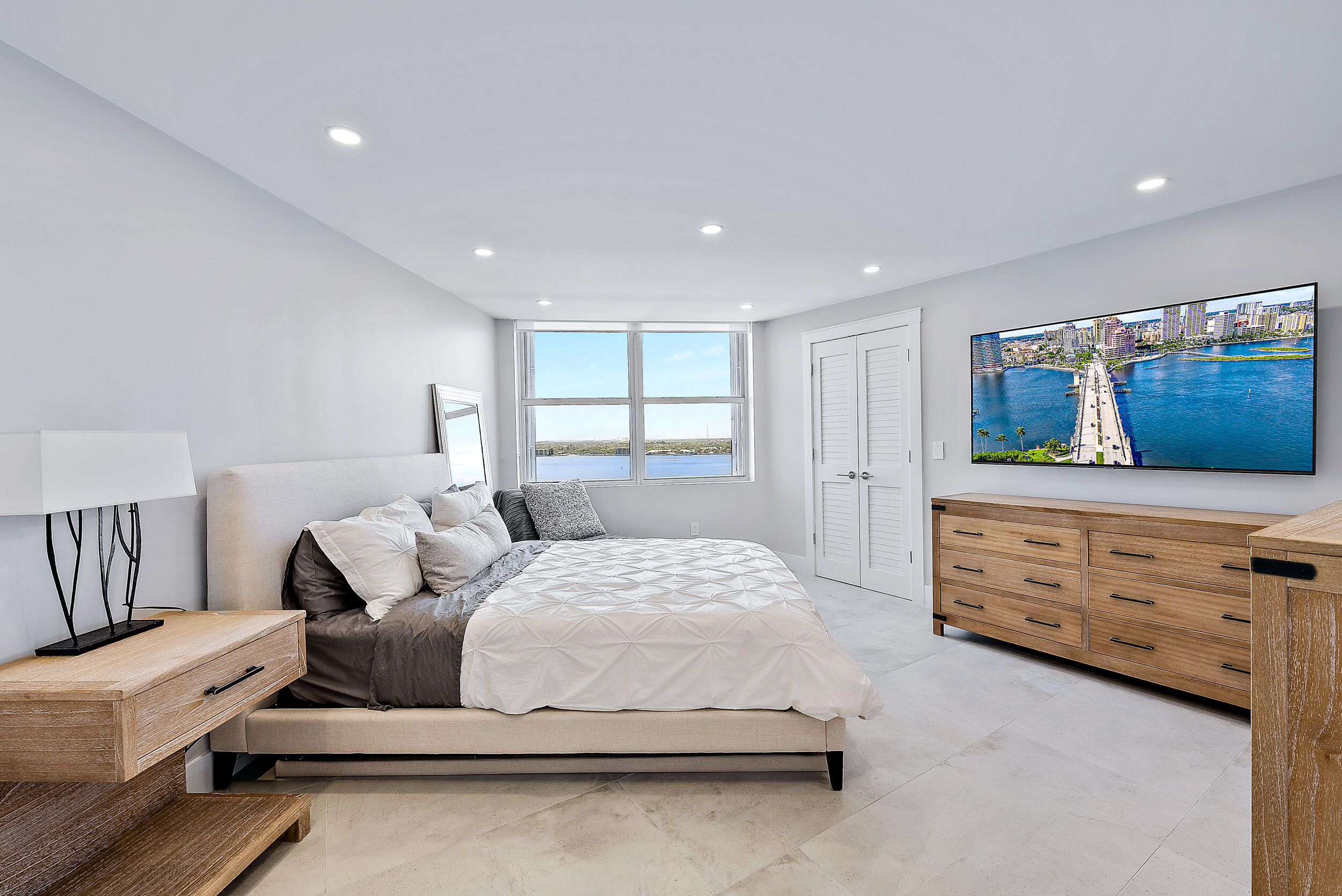 CORNICHE CONDO - Residential