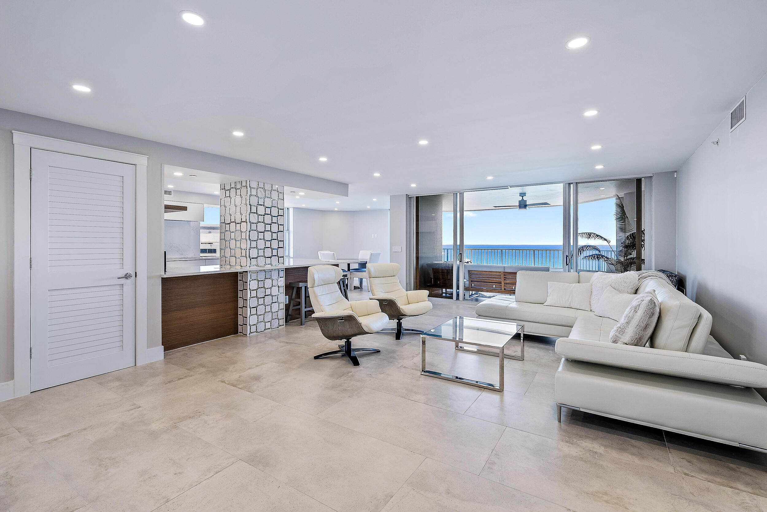 5200 N Ocean Drive 2003