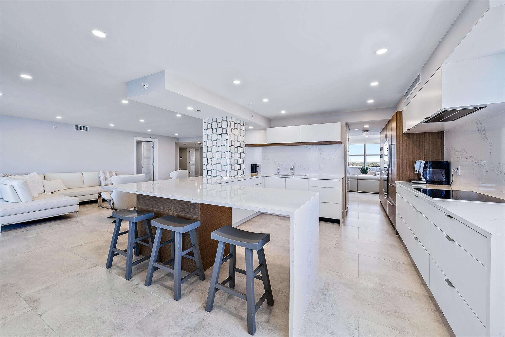 CORNICHE CONDO - Residential