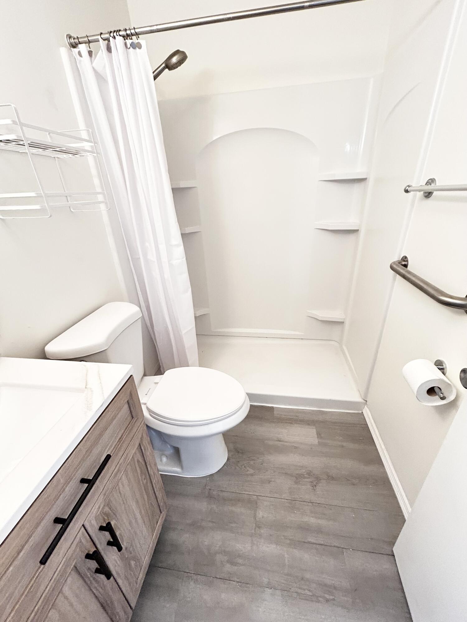 CEDAR POINTE CONDO - Residential Lease