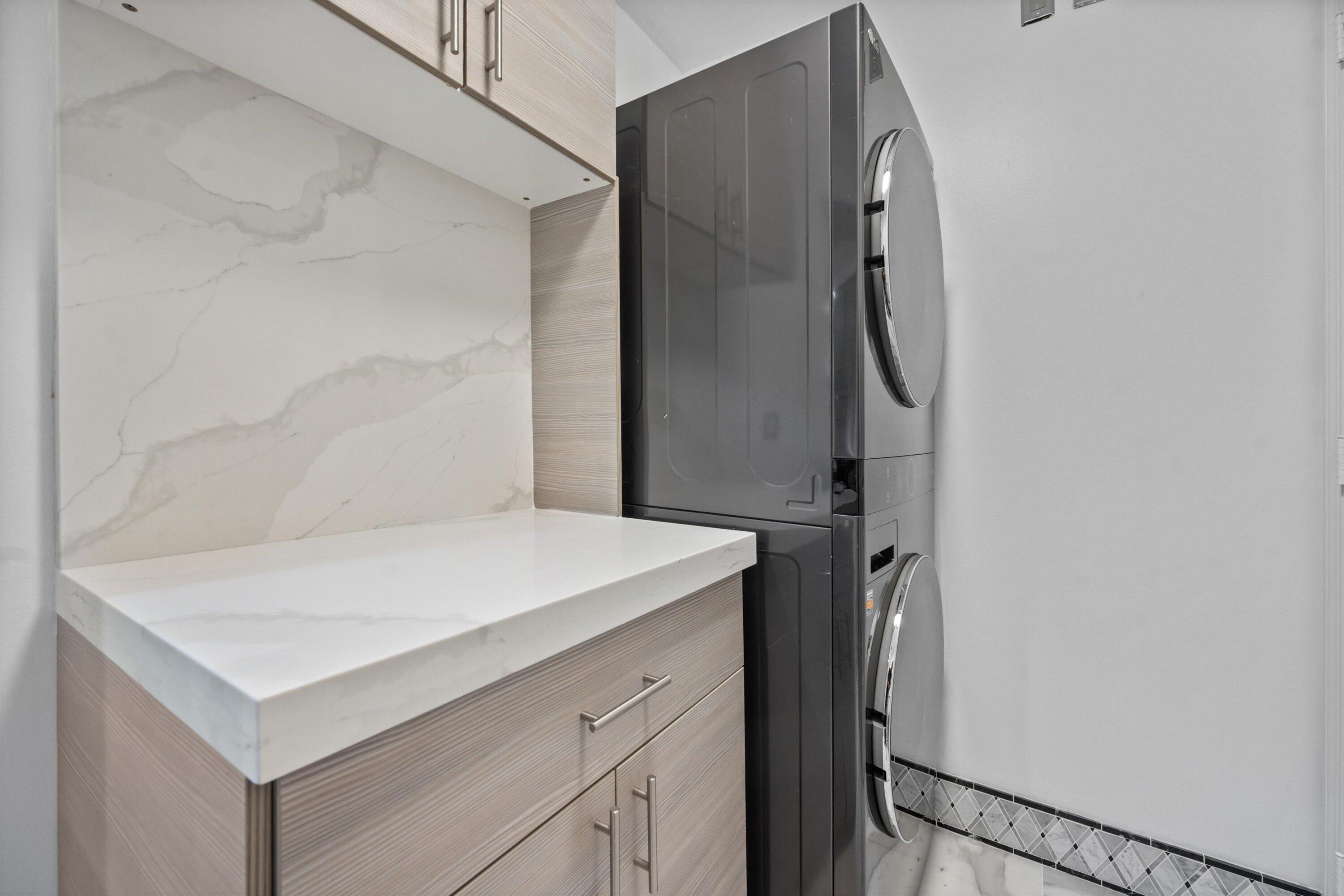 ONE CITY PLAZA - Residential