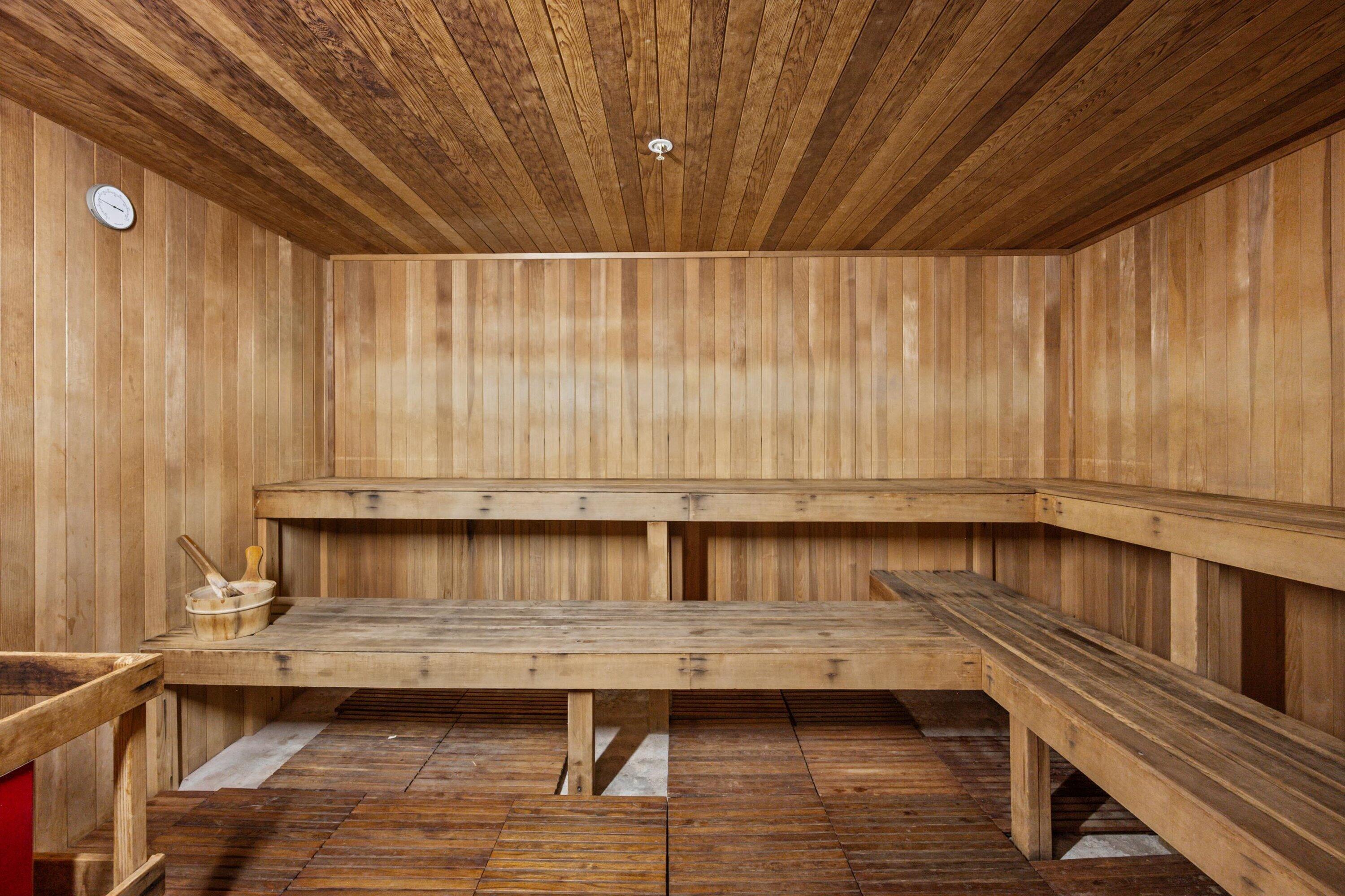 ONE CITY PLAZA - Residential