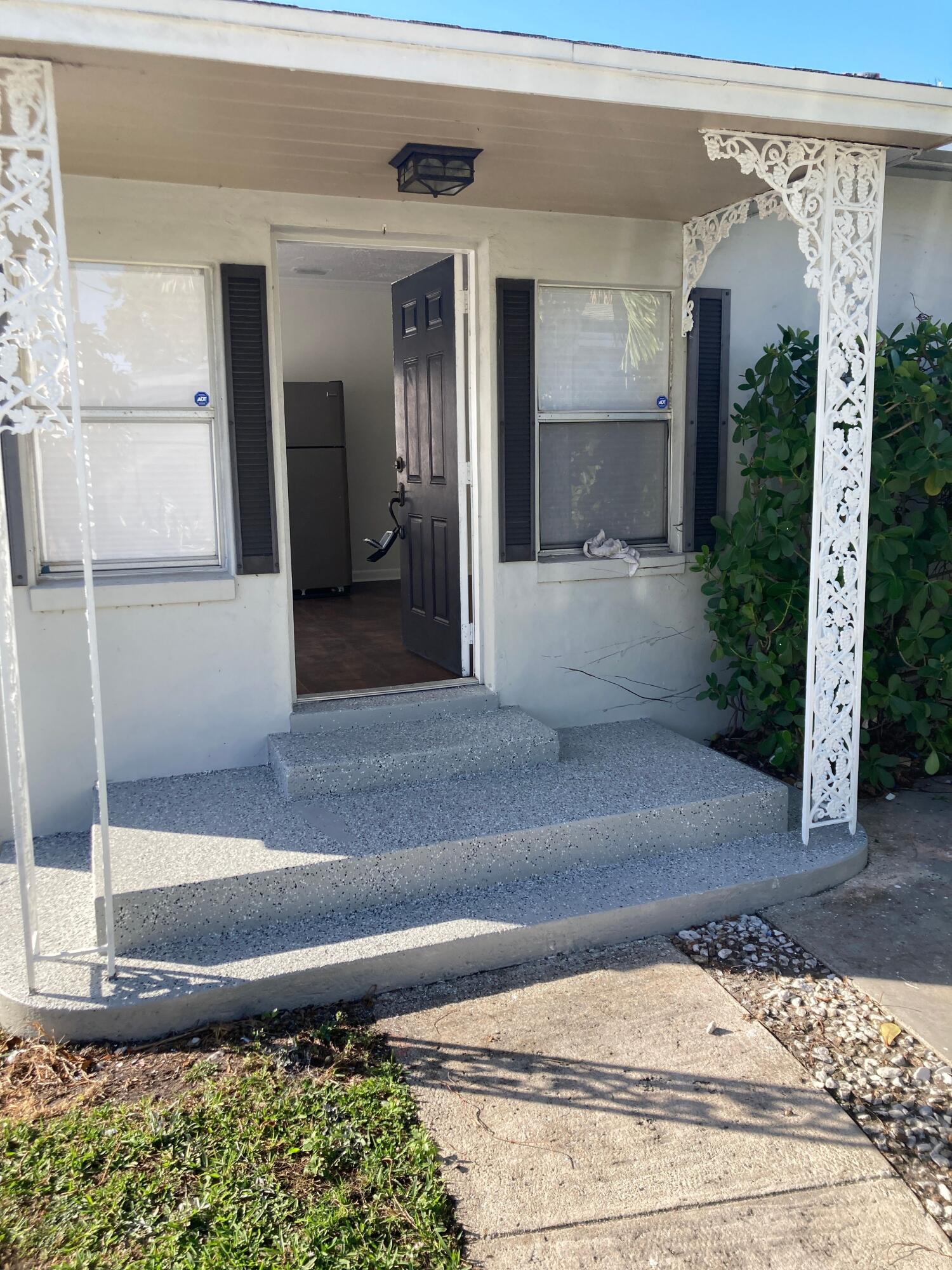 NORTH PALM BCH 3 - Residential Lease