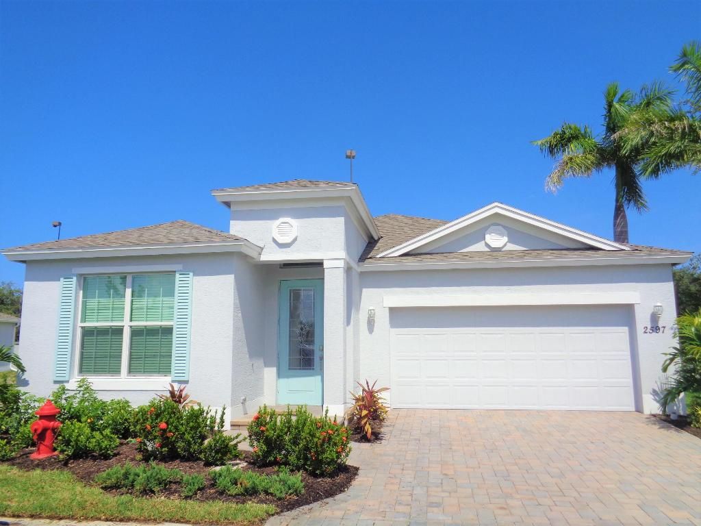 Photo of 2597 Bella Vista Circle, Vero Beach, FL 32966 (MLS # R10978719)