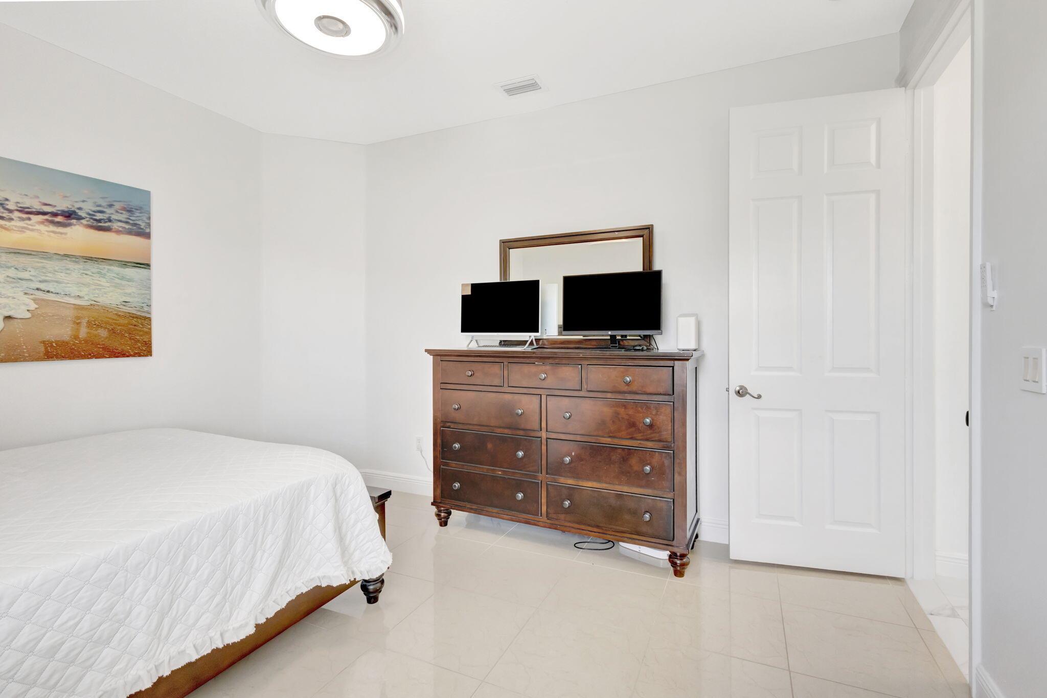 PORT ST LUCIE SECTION 11 - Residential