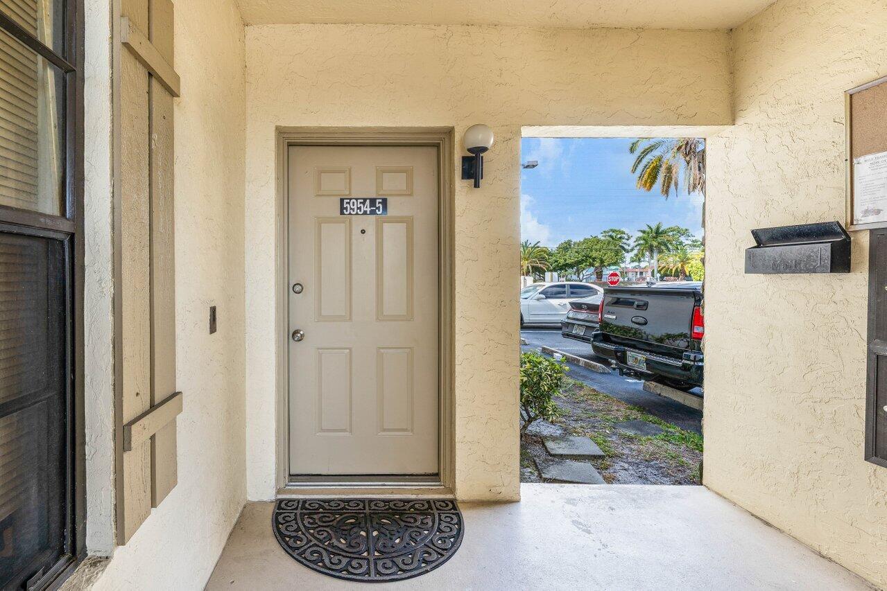 SHERWOOD VILLAGE CONDO - Residential