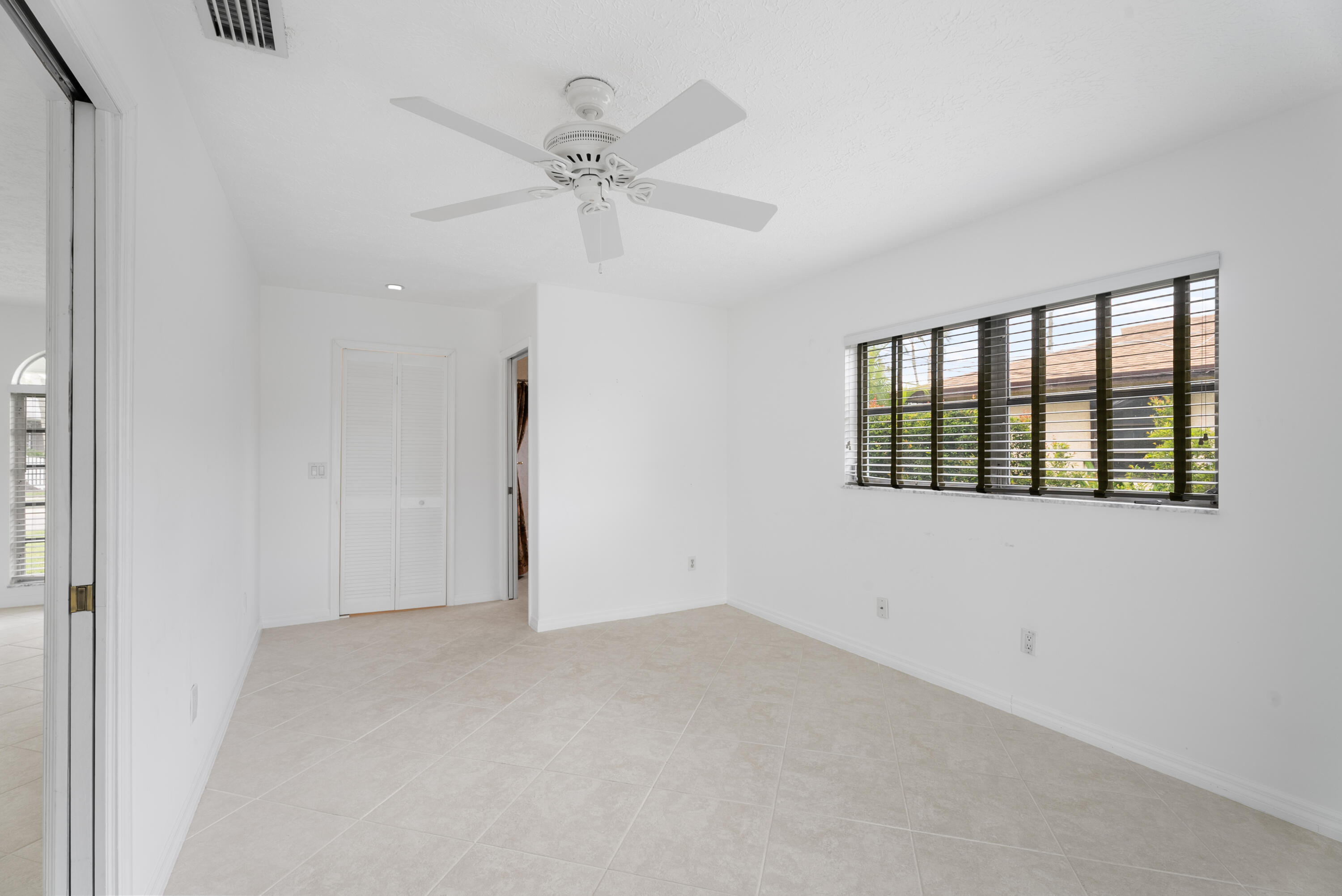 LIGHTHOUSE POINT - Residential