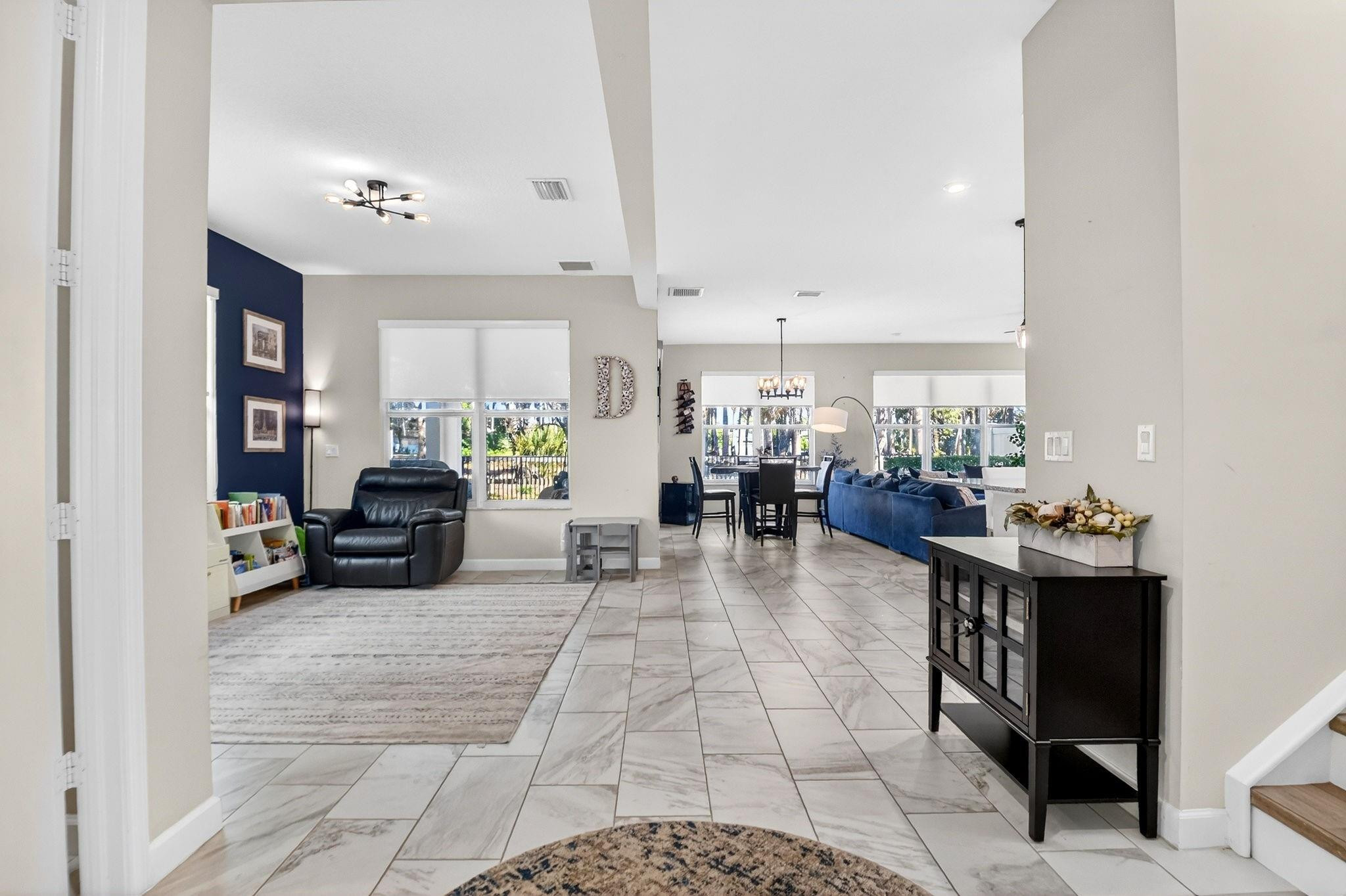 6613 Pointe Of Woods Drive