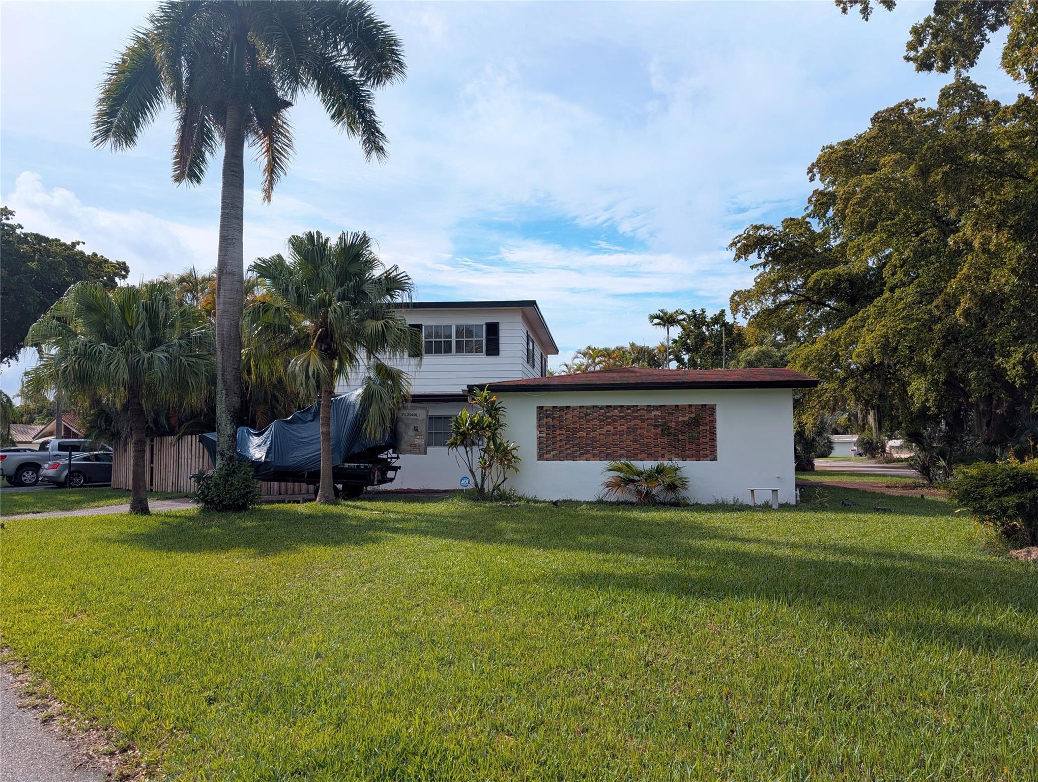 3565 Lloyd Dr