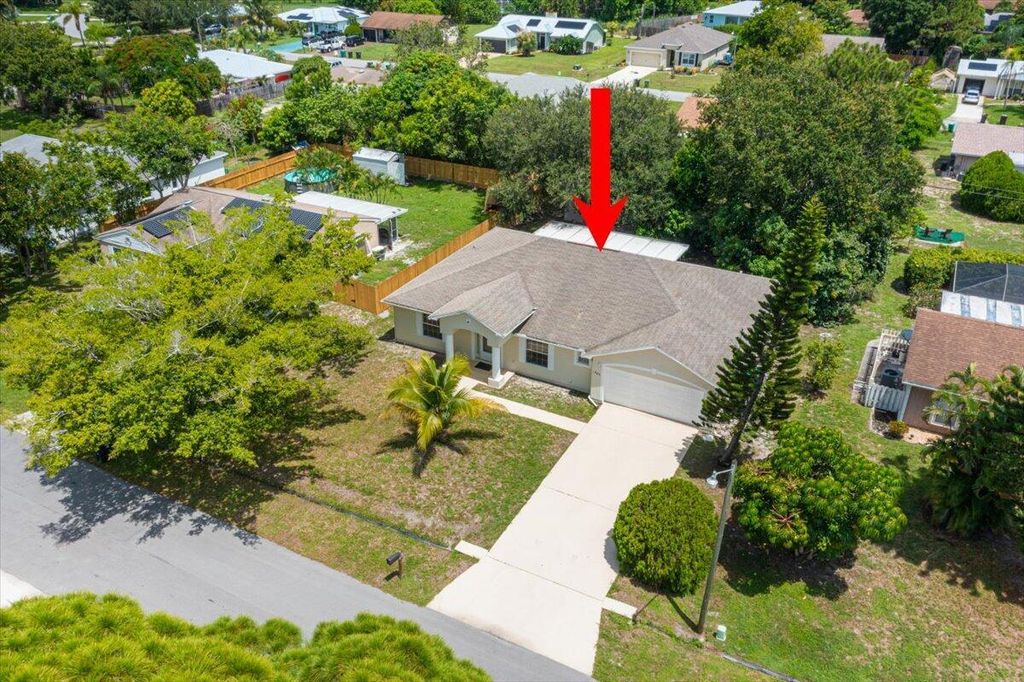 Photo of 1525 SE Minorca Avenue, Port Saint Lucie, FL 34952 (MLS # R11008390)