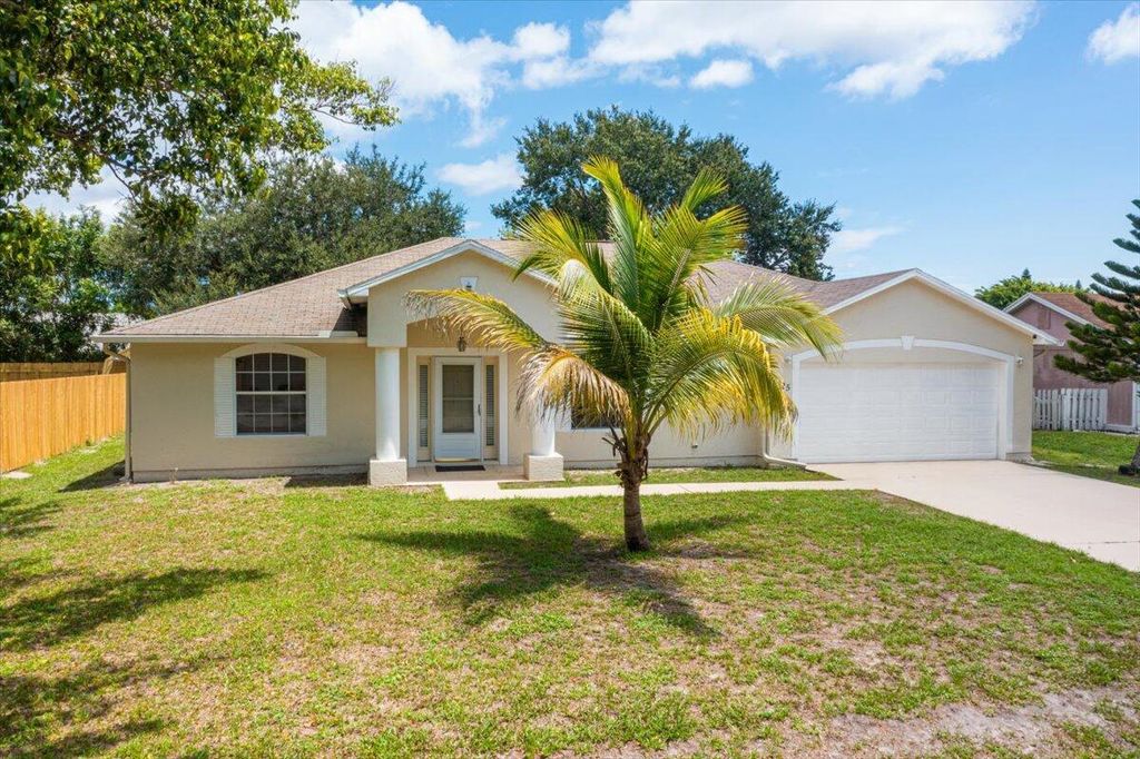 Photo of 1525 SE Minorca Avenue, Port Saint Lucie, FL 34952 (MLS # R11008390)