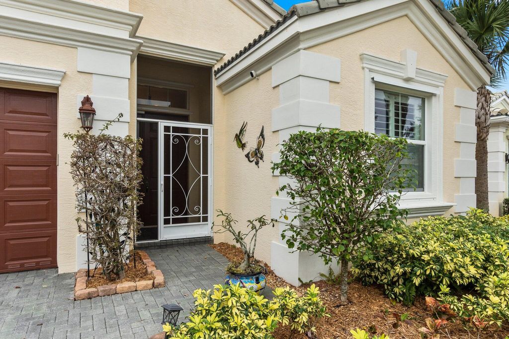 Photo of 11987 SW Crestwood Circle, Port Saint Lucie, FL 34987 (MLS # R10949469)