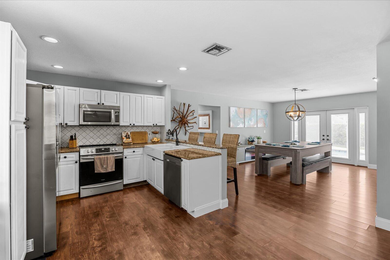 TROPIC VISTA - Residential