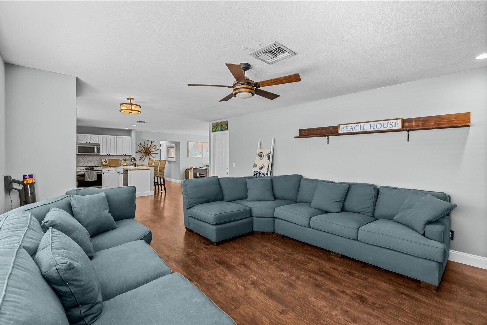 TROPIC VISTA - Residential