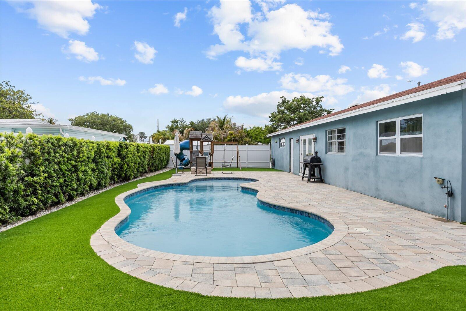 TROPIC VISTA - Residential