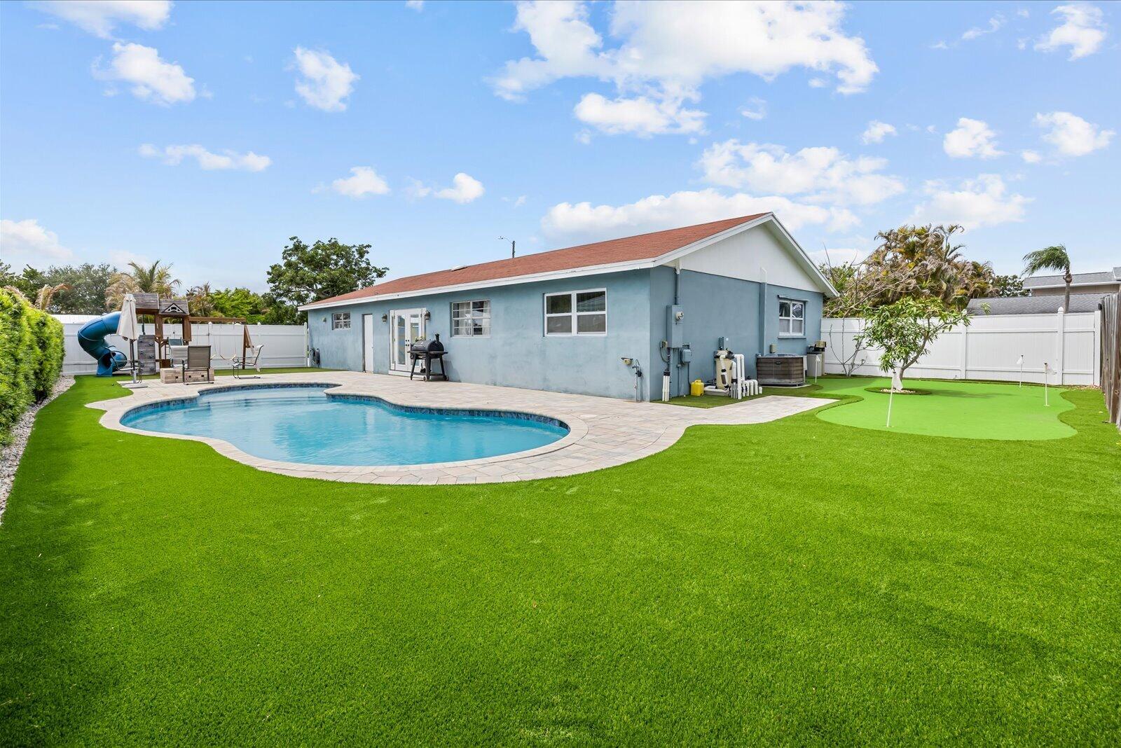 TROPIC VISTA - Residential