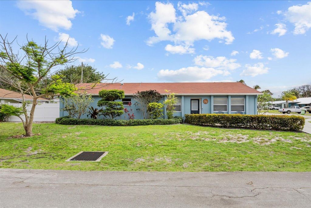 Photo of 18945 SE Homewood Avenue, Tequesta, FL 33469 (MLS # B26018255)