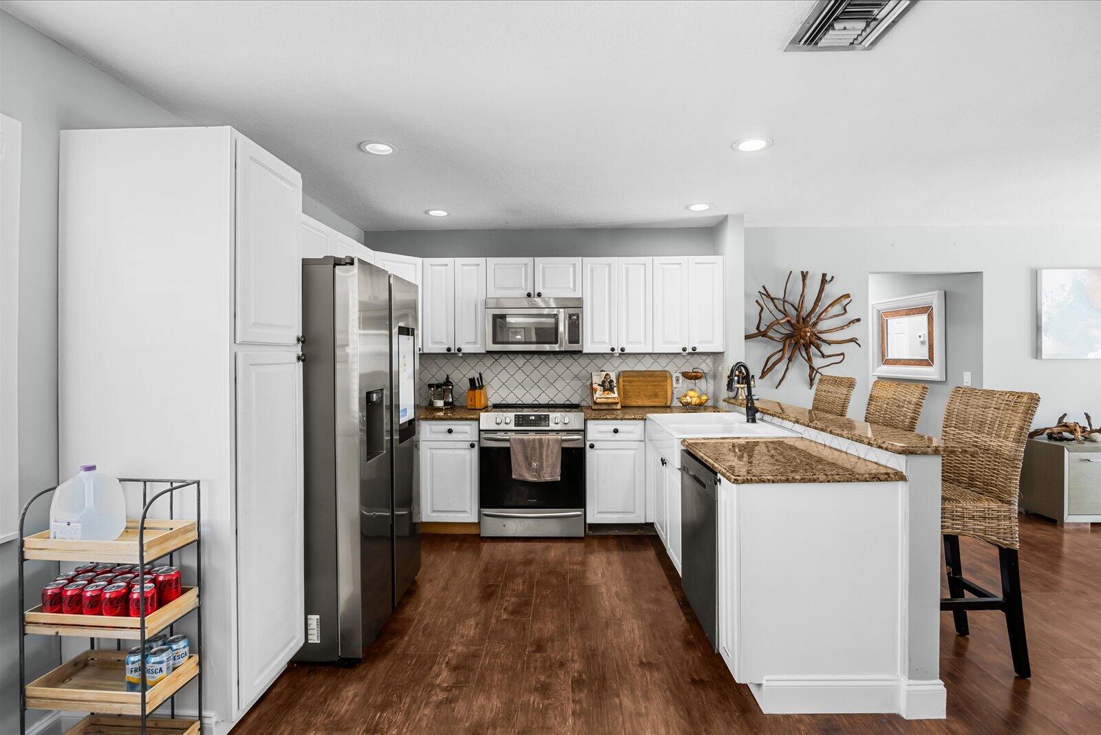 TROPIC VISTA - Residential