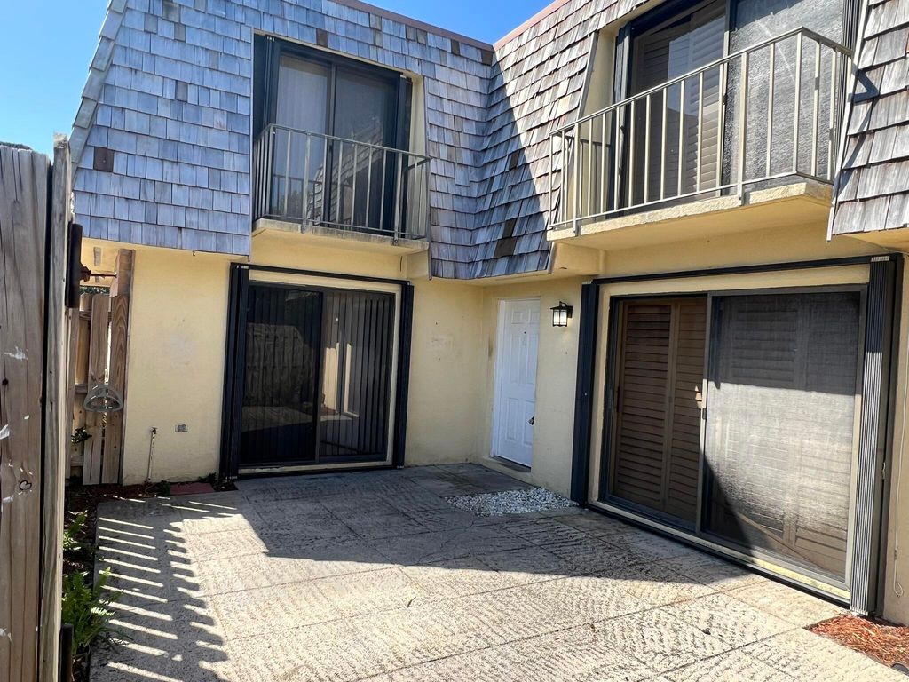 Photo of 99 Lake Arbor Drive, Palm Springs, FL 33461 (MLS # R10953238)