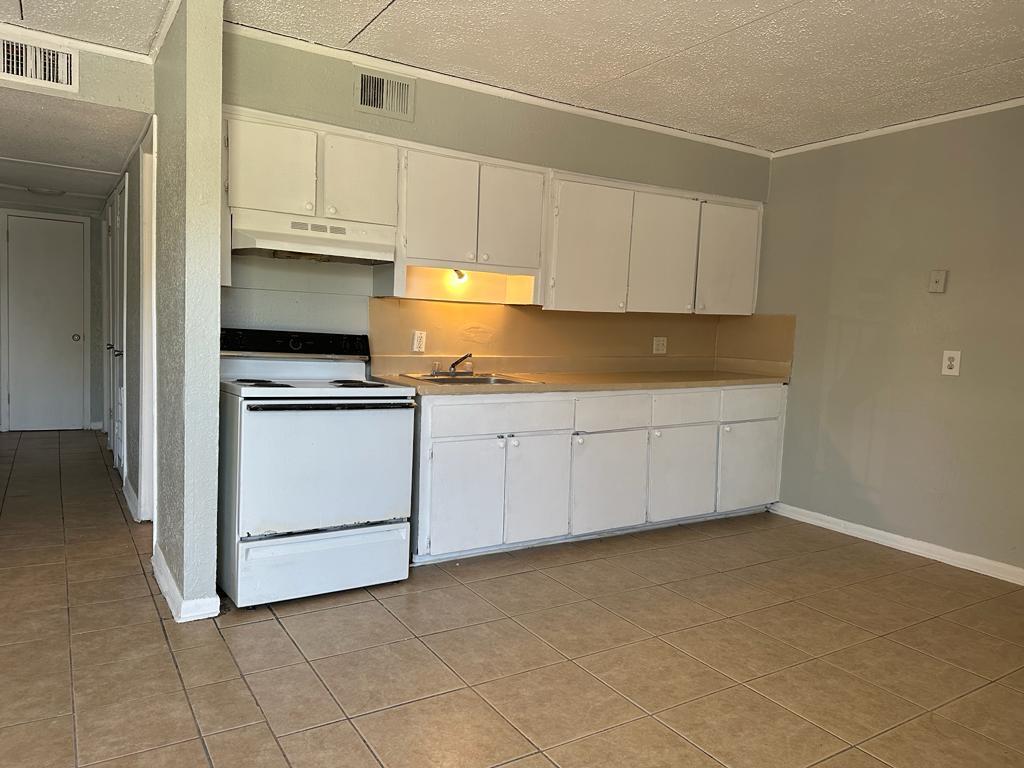 BILTMORE NO 05 - Residential Lease