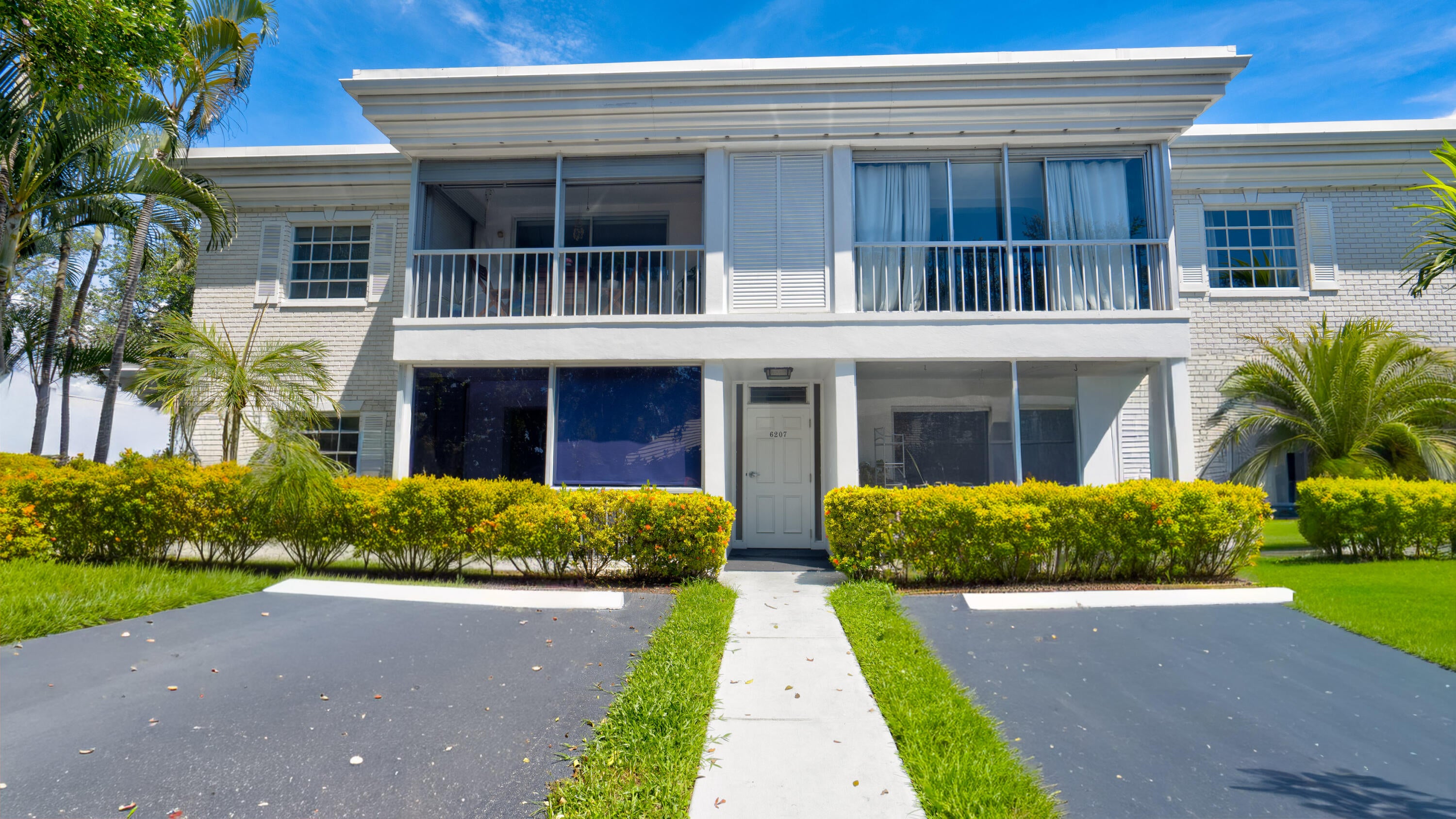 View photos, virtual tours, details... 6207 BAY CLUB Drive 1