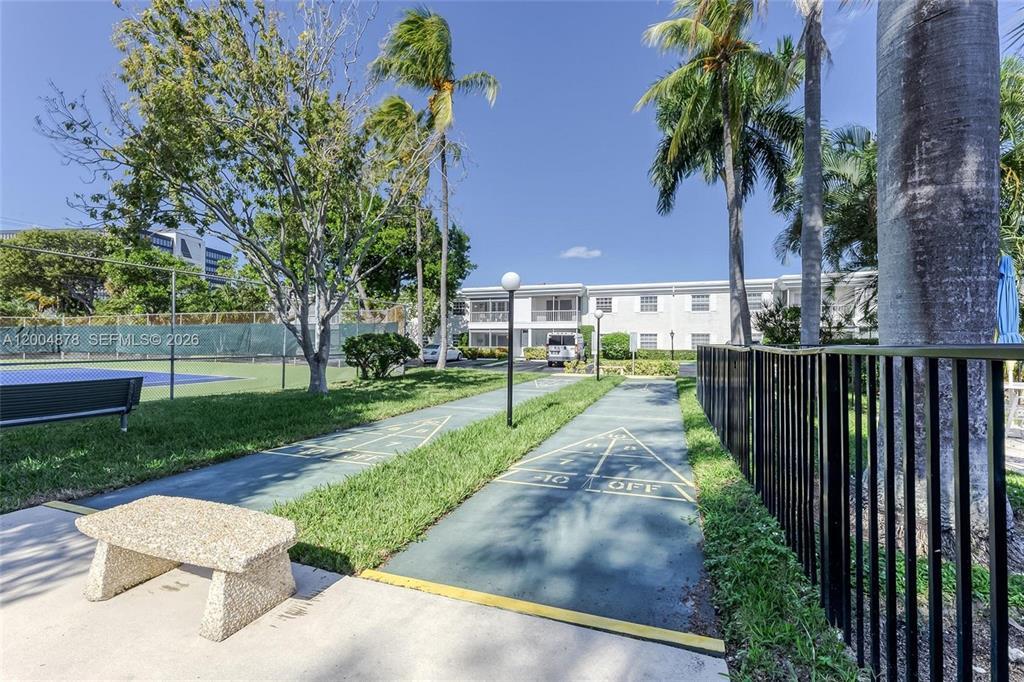 6207 BAY CLUB Drive 1