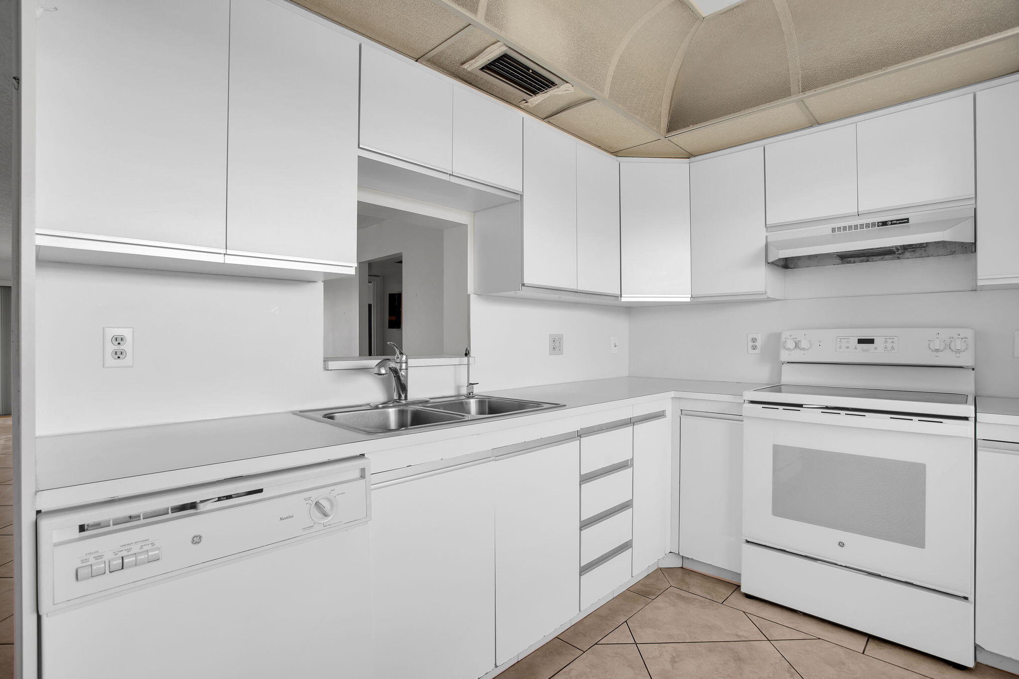 3405 Bimini Lane M4